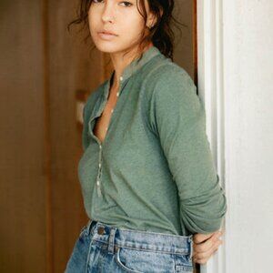 imogene + willie vintage henley in sage